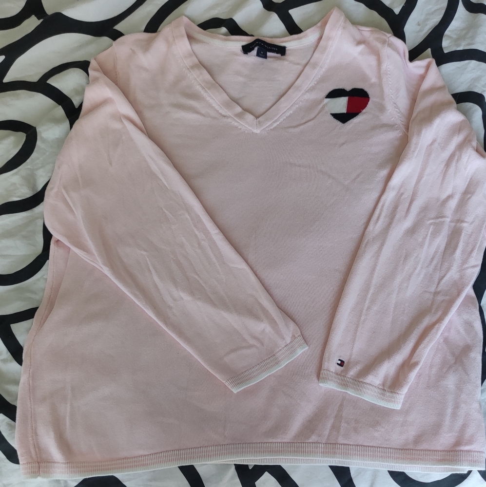 Tommy Hilfiger Women's Light Pink V-Neck Sweater